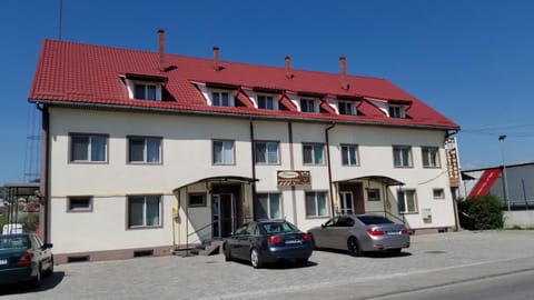 Property building, Day, Parking