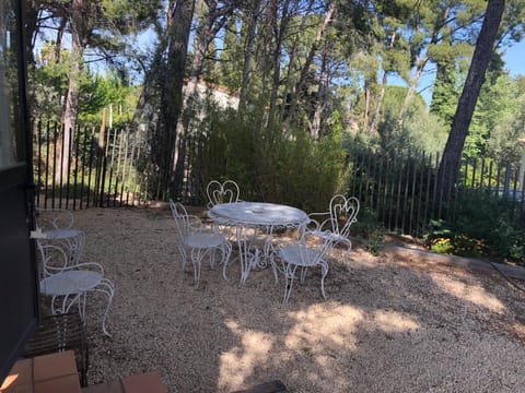 Garden, Dining area, Garden view