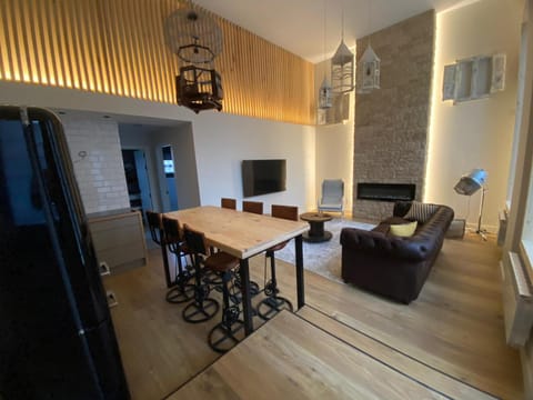 TV and multimedia, Living room, Dining area