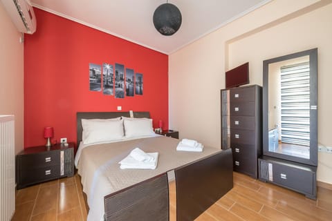 Bed, Bedroom, wardrobe, air conditioner