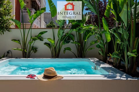 Patio, Spring, Day, Night, Summer, Swimming pool