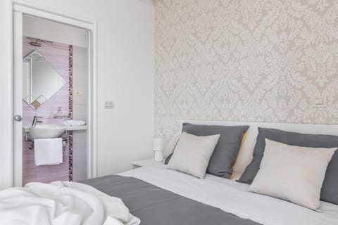 Bed, Bathroom, Bedroom