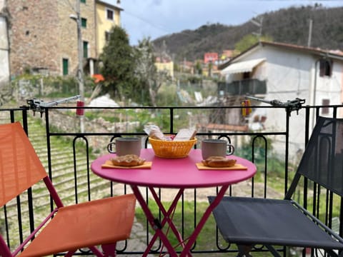 Àa da Pinèla-Biassa-Cinque Terre Apartment in Province of Massa and Carrara