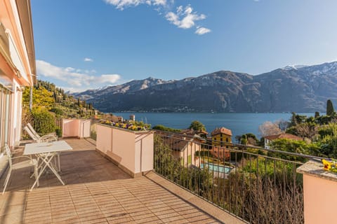Natural landscape, Balcony/Terrace, Lake view, Mountain view