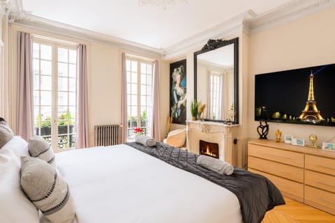 Bed, Photo of the whole room