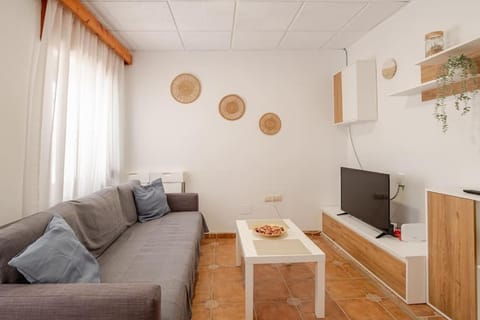 Communal lounge/ TV room, TV and multimedia, Living room, Seating area, Evening entertainment