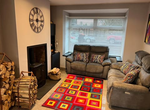 TV and multimedia, Living room, Seating area