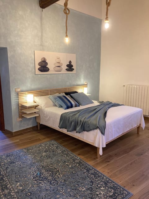 Bed, Photo of the whole room, Bedroom, internet