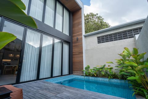 Property building, Garden, Pool view, Swimming pool