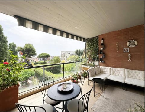 Balcony/Terrace, Garden view