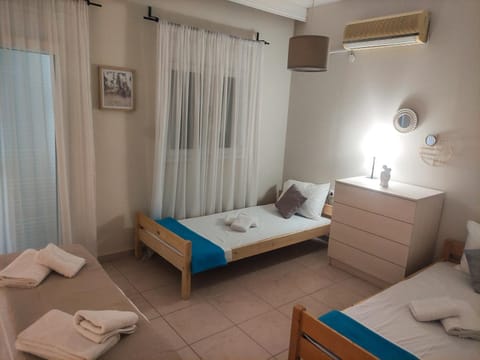 Bed, Photo of the whole room, Bedroom, towels, air conditioner