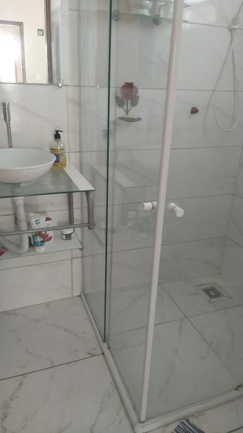 Suíte para casal. Bed and Breakfast in Vila Canaa