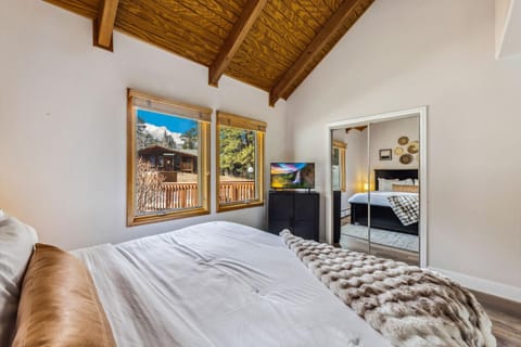 Creekside Suites 02 by Estes Park Condos Apartment in Estes Park