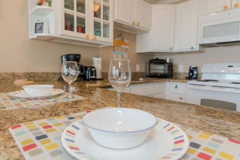 A Beachside Retreat Apartment in Galveston Island