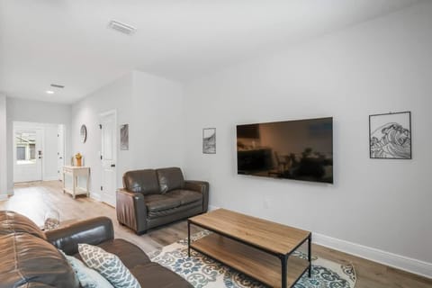 Summer by the Sound House in Alabama