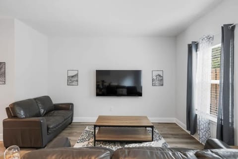 Summer by the Sound House in Alabama