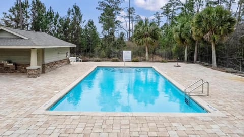 Summer by the Sound House in Alabama