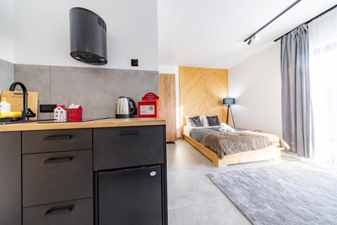 Bed, Kitchen or kitchenette, Photo of the whole room, Bedroom