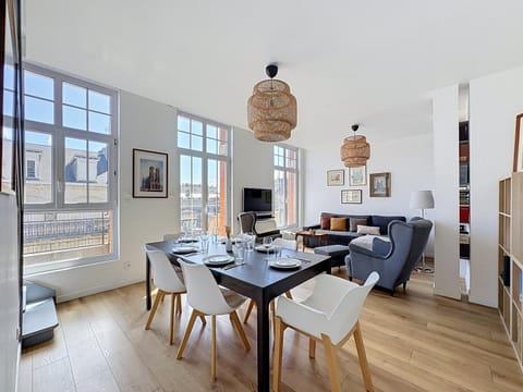 Living room, Dining area