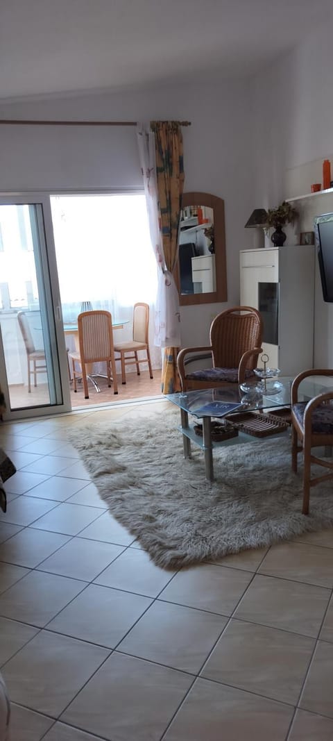 Communal lounge/ TV room, TV and multimedia, Living room, Seating area