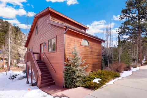 Bugle Pointe B07 by Estes Park Condos Apartment in Estes Park