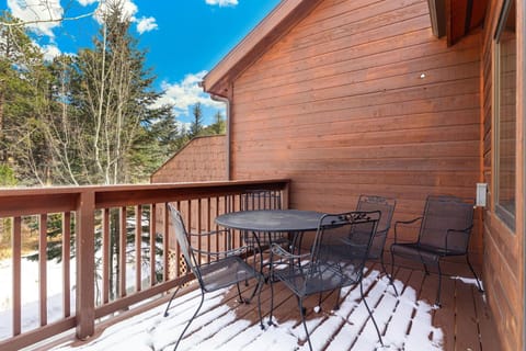 Bugle Pointe B07 by Estes Park Condos Apartment in Estes Park