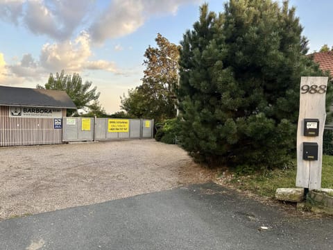 Property building, Restaurant/places to eat