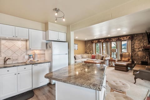 Lake Cliffe E201 by Great Western Lodging Apartment in Dillon