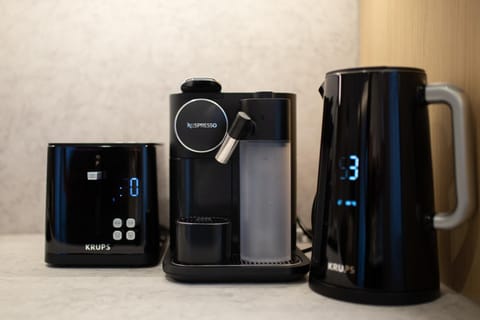Coffee/tea facilities, toaster