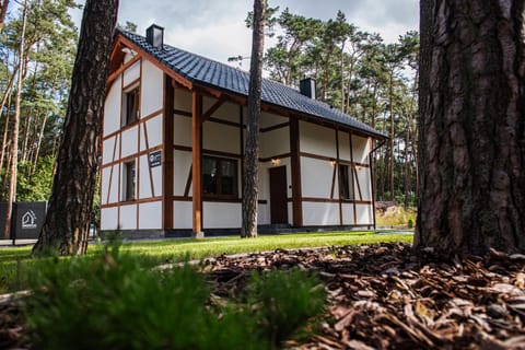 Property building, Spring, Day, Natural landscape, Garden, Garden view