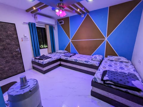 Bed, Photo of the whole room, air conditioner