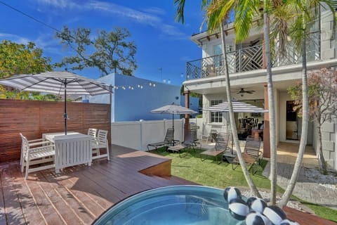 Property building, Patio, Natural landscape, Pool view, Swimming pool, sunbed