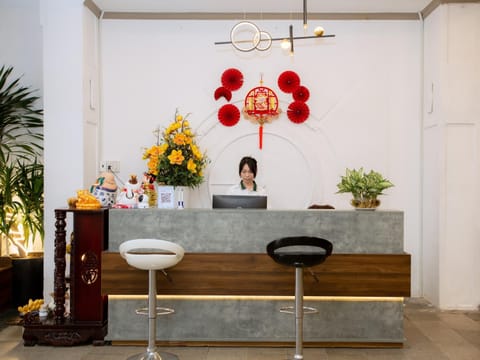 Staff, People, Lobby or reception, Logo/Certificate/Sign