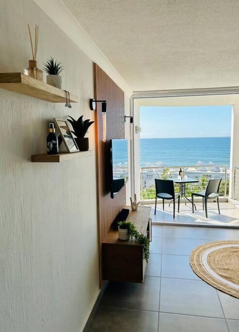 View (from property/room), Balcony/Terrace, Living room, Seating area, Sea view