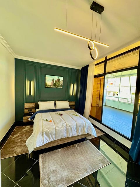 Bed, Balcony/Terrace, Photo of the whole room, Bedroom