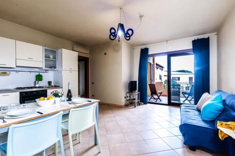 Balcony/Terrace, Kitchen or kitchenette, Living room, Dining area