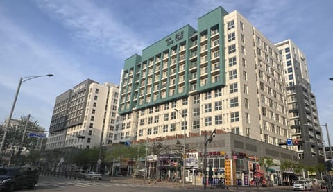 Property building, Street view, Location