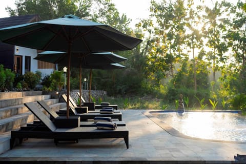 Property building, Swimming pool