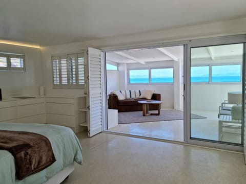 Photo of the whole room, Sea view, Sea view