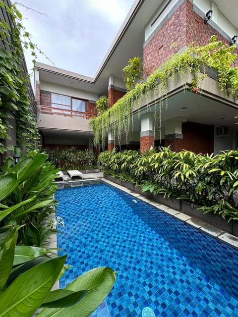 Garden, Swimming pool