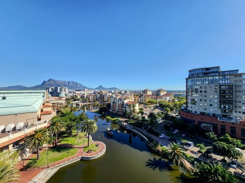 Property building, View (from property/room), City view, Garden view, Lake view, Landmark view, Mountain view, River view, Quiet street view