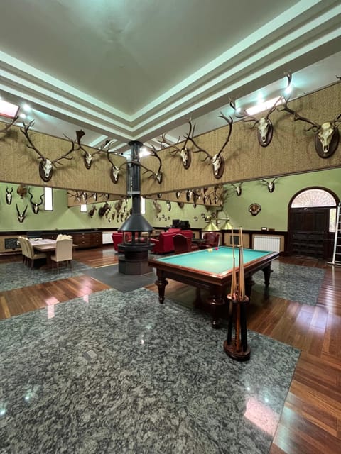 Billiard, Game Room, Living room, Seating area, Dining area