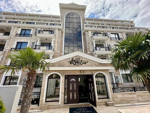 Property building, Facade/entrance
