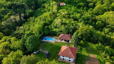 Property building, Natural landscape, Bird's eye view, Pool view, Swimming pool