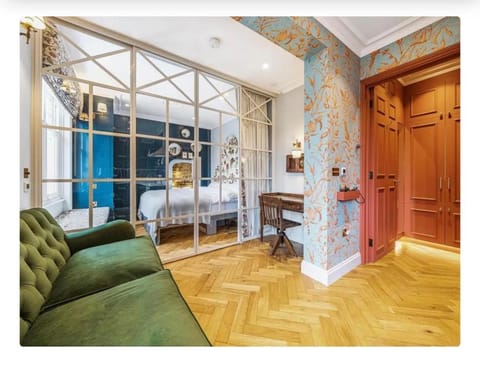 Bed, Living room, Seating area, Bedroom, wardrobe