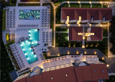 Property building, Swimming pool