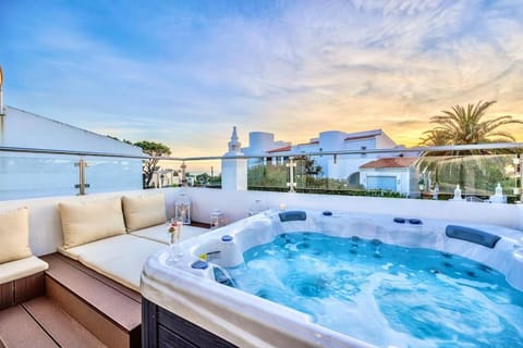 Hot Tub, Hot Tub, View (from property/room), Balcony/Terrace, Balcony/Terrace, Seating area