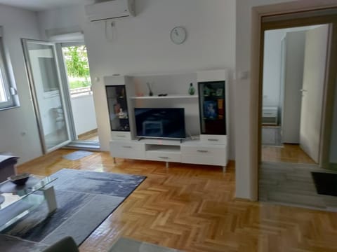 Living room, air conditioner