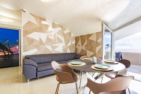 Living room, Seating area, Dining area