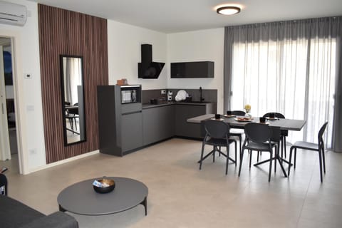 Kitchen or kitchenette, Living room, Dining area, microwave